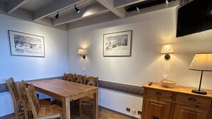 Dining - Renovated duplex at the foot of the slopes in Méribel, sleeps 7 (Méribel)