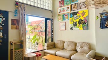 Flat-screen TV, video game console, Netflix, DVD player