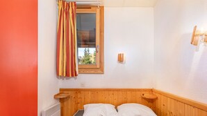 1 bedroom, free WiFi - Charming 2-room cabin, central, sleeps 6 (Avoriaz)