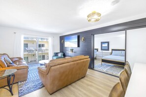 3 多间卧室、办公桌、熨斗/熨衣板、旅行婴儿床