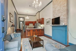 TV, offices - Historic Uptown 5br- Great for Groups! (New Orleans)