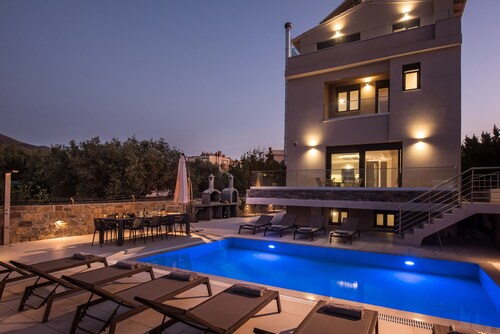 Marelina Luxury Villa 5 bedrooms with private pool