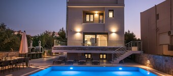 Marelina Luxury Villa 5 bedrooms with private pool
