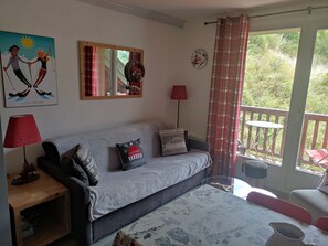 TV, DVD player, stereo - App. 8 pl. Centre, Résidence Piscine, Pied des Pistes. 2e App. Contigu Possible (Valloire)