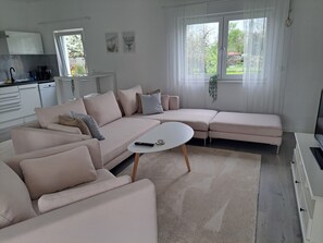 Smart TV, DVD player, table football, books - Home OF Vacation - Ferienhaus bei Celle Nähe Hannover - Free Wifi & Netflix (Adelheidsdorf)