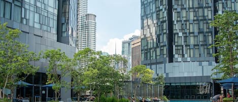 3 outdoor pools, open 7:00 AM to 10:00 PM, pool umbrellas, pool loungers