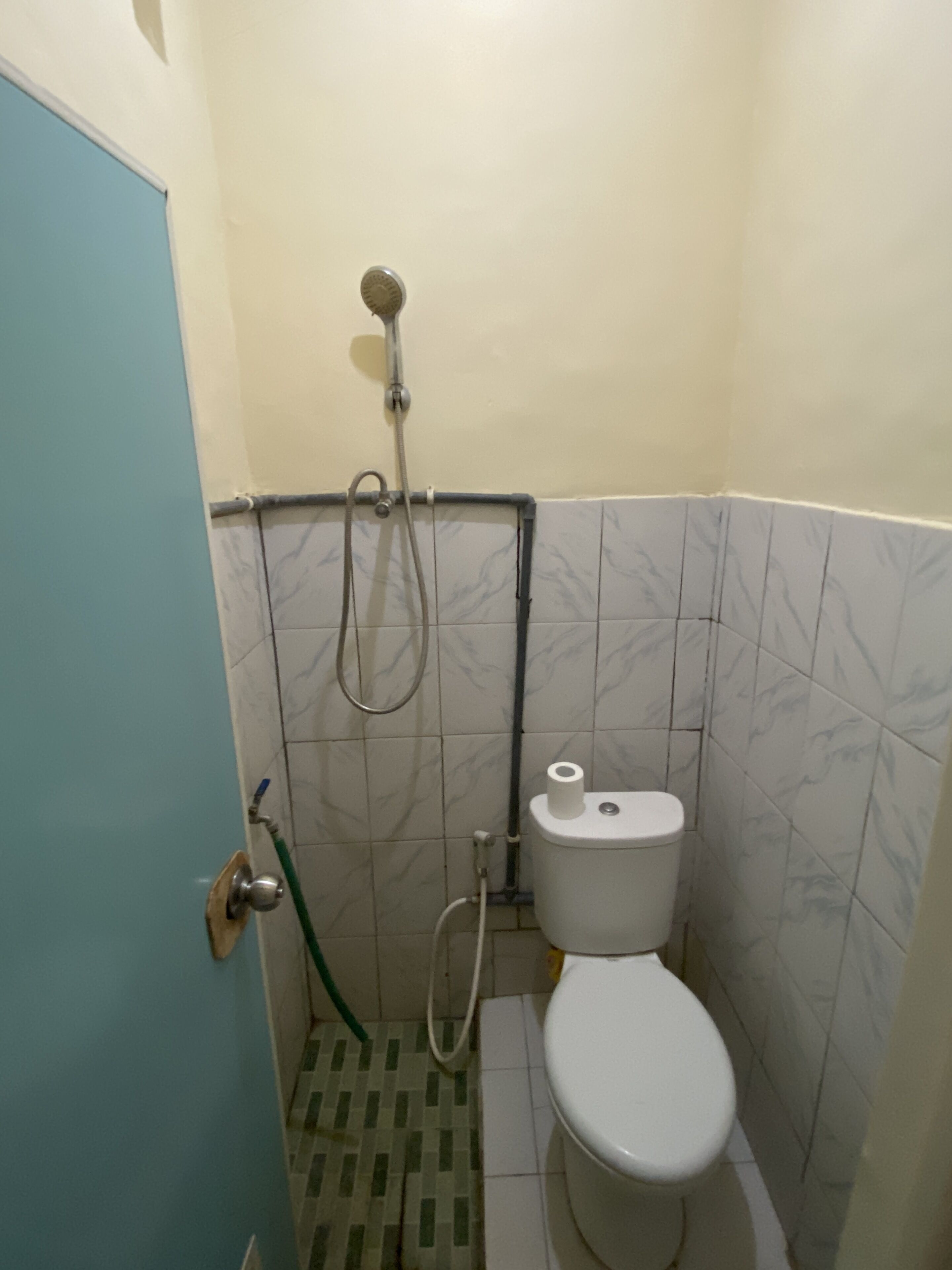 Eenvoudige kamer | Badkamer