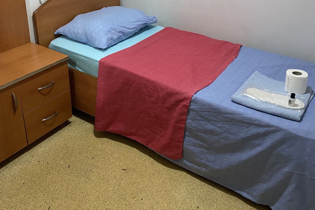 Economy Single Room | 1 bedroom, Frette Italian sheets, premium bedding, laptop workspace