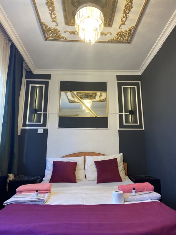 Habitación clásica | Sábanas italianas Frette y ropa de cama de alta calidad