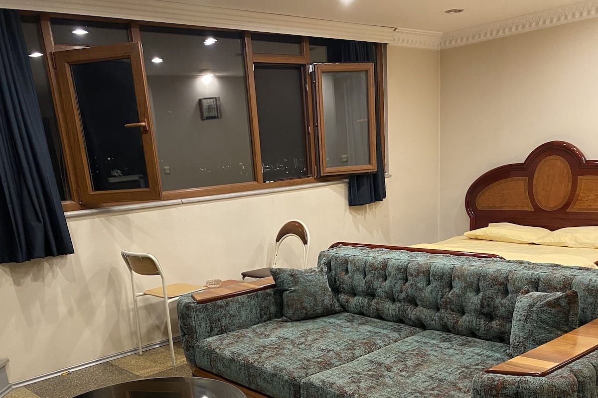 Premier Studio Suite | 1 bedroom, Frette Italian sheets, premium bedding, laptop workspace