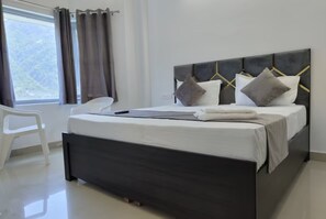 Free WiFi, bed sheets - Goroomgo Komfy Stayz Dehradun (Dehradun)