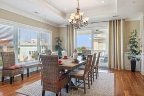 Dining - The Tip of Tybee Townhouse (Tybee Island)