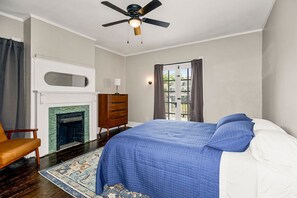 2 bedrooms, desk, iron/ironing board, free WiFi - Spacious housing for traveling professionals (Kansas City)