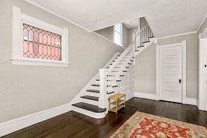 Interior - Spacious housing for traveling professionals (Kansas City)