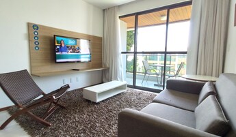 Apartamento familiar, 2 habitaciones, cocina | Zona de estar | Televisión LCD de 32 pulgadas con canales por cable