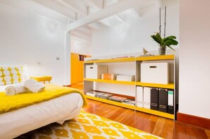 2 habitaciones, escritorio, tabla de planchar con plancha y wifi gratis 