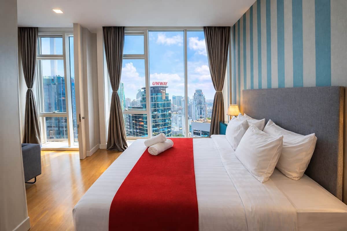 Caja de seguridad en la habitación, escritorio y insonorización