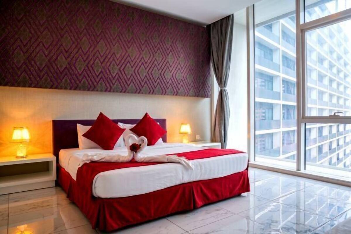 In-room safe, desk, soundproofing, free WiFi