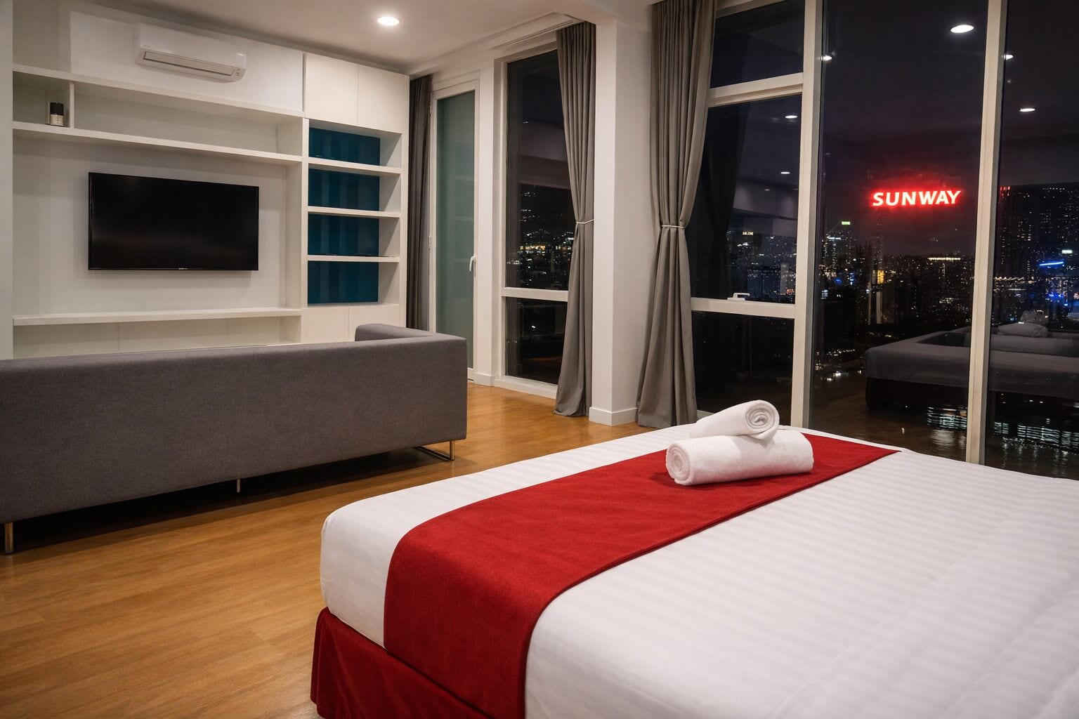 In-room safe, desk, soundproofing, free WiFi