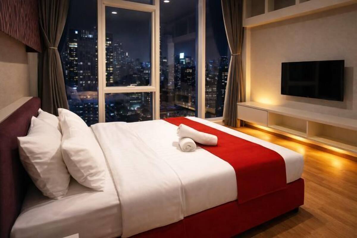 In-room safe, desk, soundproofing, free WiFi