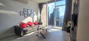 Luxury Apartment | In-room safe, desk, soundproofing, free WiFi - Sidemen Suites at Platinum KLCC (Kuala Lumpur)