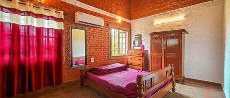 6 bedrooms, bed sheets