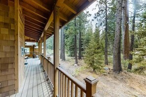 Terrace/patio - Skyline Lodge in Tahoe City (Tahoe City)