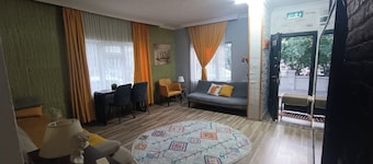 Charming 2-bedroom house with WiFi and AC in awesome Marmaris