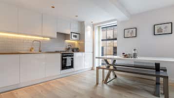 Refrigerador, microondas, horno, lavavajillas