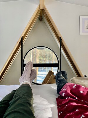 1 bedroom, bed sheets - Tiny off-grid A-frame cabin nestled in nature! (Perth)