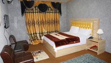 Deluxe Double Room | Soundproofing, iron/ironing board, free WiFi