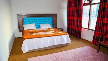 Deluxe Double Room | Soundproofing, iron/ironing board, free WiFi