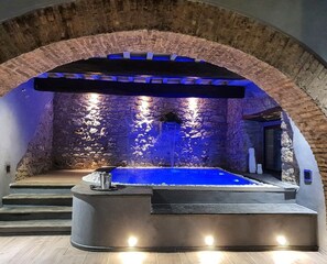 Sauna, boblebad, kropsbehandlinger, ansigtsbehandlinger