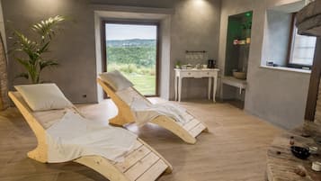 Sauna, vasca idromassaggio, trattamenti per il corpo