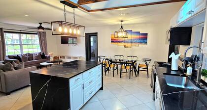 4-bedroom vacation home just 10 minutes from 5th Ave. and beach.