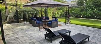 4-bedroom vacation home just 10 minutes from 5th Ave. and beach.