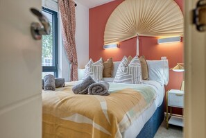 1 habitación, tabla de planchar con plancha, wifi gratis y ropa de cama 