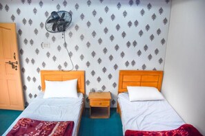 Soundproofing, iron/ironing board, free WiFi - Skardu City Guest House (Skardu)