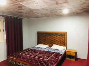 Soundproofing, iron/ironing board, free WiFi - Skardu City Guest House (Skardu)
