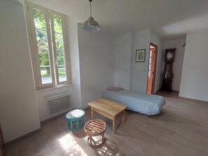 2 chambres, lit parapluie