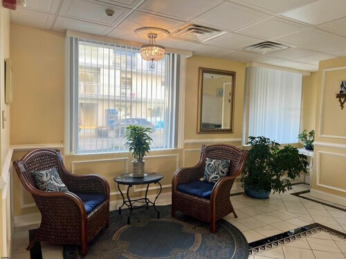 Newly Updated Ocean Block Rental