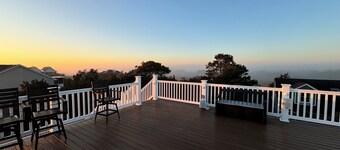 Horseshoe Haven - Roof Deck, Beach & Marsh Views, Game Room, 3min. walk to Beach