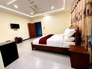 华丽三人房 | 隔音、熨斗/熨板、免费 WiFi