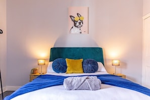 2 dormitorios, tabla de planchar con plancha, wifi gratis y ropa de cama