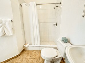 Toallas y papel de baño 