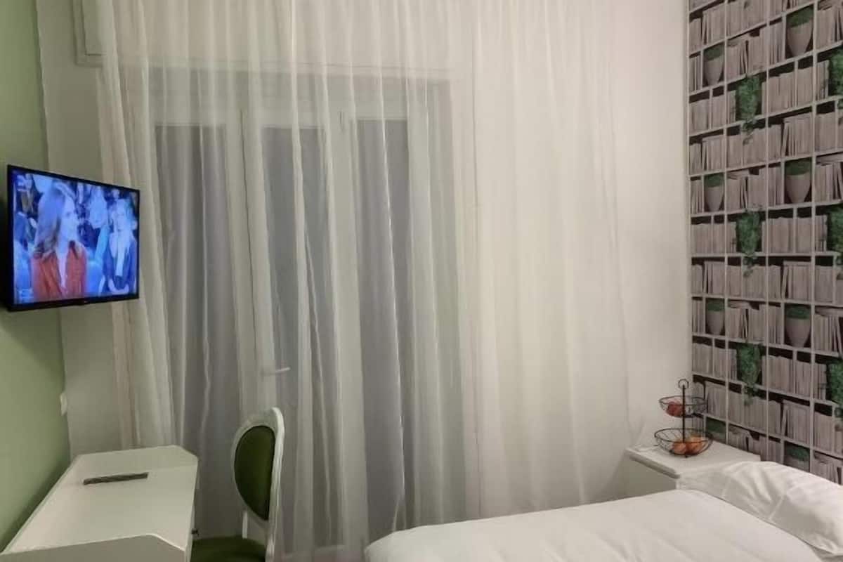 Egyptian cotton sheets, premium bedding, desk, laptop workspace