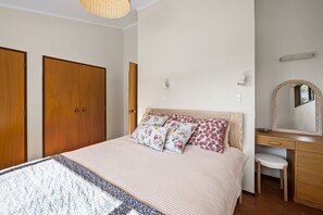 3 soverom, strykejern/-brett, wi-fi og sengetøy