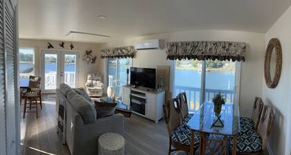 "Point of View" Waterfront cottage with panoramic views on Tilghman Island