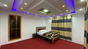 Deluxe Double Room | Soundproofing, iron/ironing board, free WiFi