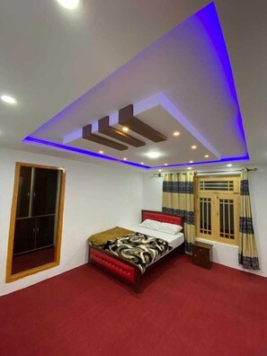 Sistema de insonorización, tabla de planchar con plancha y wifi gratis